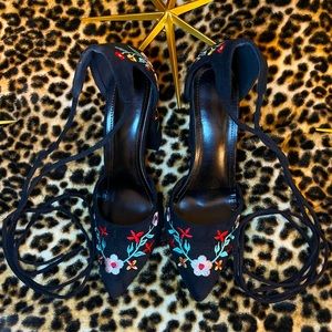 Floral embroidery lace up heel size 38 (7.5)